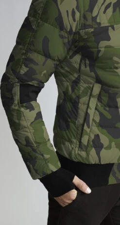 Canada Goose Cabri Print Hoody - Men's|-|Manteau à Capuchon Imprimé Cabri - Homme 21 Canada Goose Cabri Print Hoody - Men's|-|Manteau à Capuchon Imprimé Cabri - Homme -Canada Goose CGO 2208MP 7ECanada 20Goose 20Camo 7Eint