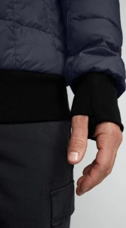 Canada Goose Wilmington Pullover - Men's|-|Chandail Wilmington - Homme 35 Canada Goose Wilmington Pullover - Men's|-|Chandail Wilmington - Homme -Canada Goose CGO 2212M 7E 7EDetail3 20Navy