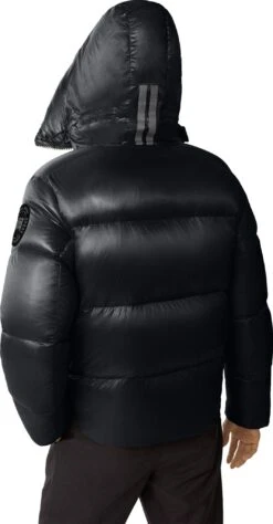 Canada Goose Crofton Puffer Jacket - Black Disc - Men's|-|Manteau Matelassé Crofton - Écusson Noir - Homme 30 Canada Goose Crofton Puffer Jacket - Black Disc - Men's|-|Manteau Matelassé Crofton - Écusson Noir - Homme -Canada Goose CGO 2252MB 7E 7EBack 20Black