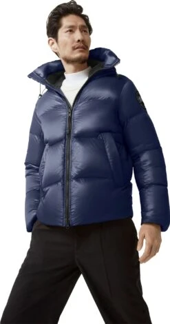 Canada Goose Crofton Puffer Jacket - Black Disc - Men's|-|Manteau Matelassé Crofton - Écusson Noir - Homme 22 Canada Goose Crofton Puffer Jacket - Black Disc - Men's|-|Manteau Matelassé Crofton - Écusson Noir - Homme -Canada Goose CGO 2252MB 7E 7EFront2 20Atlantic 20Navy