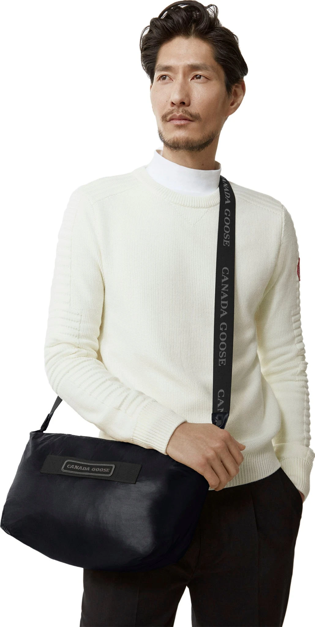 Canada Goose Crofton Puffer Jacket - Black Disc - Men's|-|Manteau Matelassé Crofton - Écusson Noir - Homme 11 Canada Goose Crofton Puffer Jacket - Black Disc - Men's|-|Manteau Matelassé Crofton - Écusson Noir - Homme - Image 9