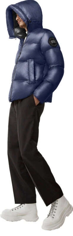 Canada Goose Crofton Puffer Jacket - Black Disc - Men's|-|Manteau Matelassé Crofton - Écusson Noir - Homme 28 Canada Goose Crofton Puffer Jacket - Black Disc - Men's|-|Manteau Matelassé Crofton - Écusson Noir - Homme -Canada Goose CGO 2252MB 7E 7EStandard 20Outfit 20Atlantic 20Navy