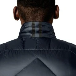 Canada Goose HyBridge Lite Vest Q - Men's|-|Veste Q HyBridge Lite - Homme 25 Canada Goose HyBridge Lite Vest Q - Men's|-|Veste Q HyBridge Lite - Homme -Canada Goose CGO 2715M 7E 7EDetail3 20Atlantic 20Navy