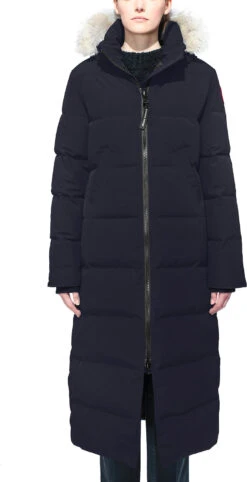 Canada Goose Women's Mystique Parka - Fusion Fit|-|Parka Mystique - Coupe Fusion Femme -Canada Goose CGO 3035LA 7ENavy 7EModel 20Front 61616fa3 4a92 44ba 956d da4cdd7e82cd