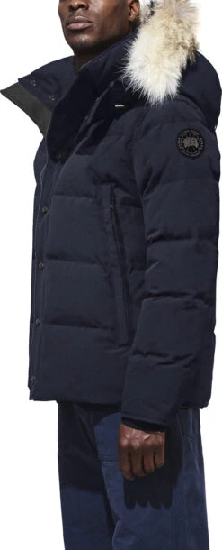 Canada Goose Wyndham Parka Black Label - Men's|-|Parka Wyndham Black Label - Homme 27 Canada Goose Wyndham Parka Black Label - Men's|-|Parka Wyndham Black Label - Homme -Canada Goose CGO 3808MB 7EAdmiral 20Blue 7EMODELSIDE