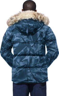 Canada Goose Wyndham Parka - Men's|-|Parka Wyndham - Homme 40 Canada Goose Wyndham Parka - Men's|-|Parka Wyndham - Homme -Canada Goose CGO 3808M 7EBlue 20Camo 7EModelback