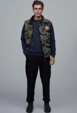 Canada Goose Garson Crew Vest Print - Men's|-|Veste Garson Crew Imprimé - Homme -Canada Goose CGO 4151MP 7E 7EDetail2 20Classic 20Camo 20Coastal 20Grey