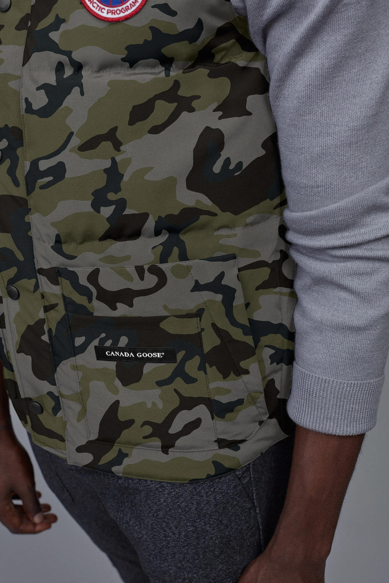 Canada Goose Freestyle Crew Vest Black Label - Men's|-|Veste à Col Rond Freestyle Black Label - Homme 15 Canada Goose Freestyle Crew Vest Black Label - Men's|-|Veste à Col Rond Freestyle Black Label - Homme - Image 13