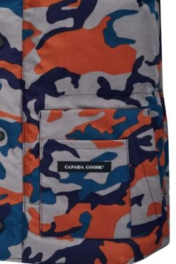 Canada Goose Freestyle Crew Vest Black Label - Men's|-|Veste à Col Rond Freestyle Black Label - Homme 22 Canada Goose Freestyle Crew Vest Black Label - Men's|-|Veste à Col Rond Freestyle Black Label - Homme -Canada Goose CGO 4154MP 7E 7EStudio 20Detail 20Classic 20Camo 20 20Rust