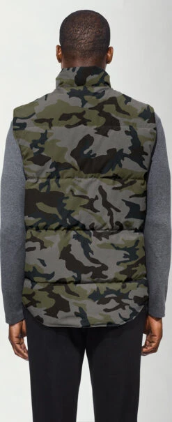 Canada Goose Freestyle Crew Vest Black Label - Men's|-|Veste à Col Rond Freestyle Black Label - Homme 25 Canada Goose Freestyle Crew Vest Black Label - Men's|-|Veste à Col Rond Freestyle Black Label - Homme -Canada Goose CGO 4154MP 7E 7Eback 20Classic 20Camo 20Coastal 20Grey