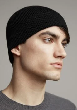 Canada Goose Lightweight Merino Watch Cap - Men's|-|Tuque Lightweight Merino Watch - Homme -Canada Goose CGO 5002M 7E 7ESide 20Black d227c8e1 b1d6 421e bb12 41c7c47df61c