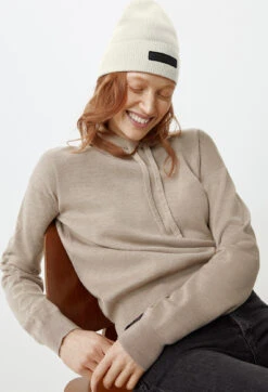 Canada Goose Lightweight Cashmere Beanie - Women's|-|Tuque Léger En Cachemire - Femme 17 Canada Goose Lightweight Cashmere Beanie - Women's|-|Tuque Léger En Cachemire - Femme -Canada Goose CGO 5435L 7E 7EDetail1 20Mist 20Grey 819245df 7ec3 4508 800f 549639accf4b