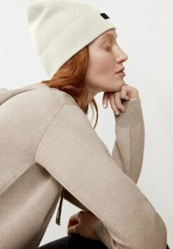 Canada Goose Lightweight Cashmere Beanie - Women's|-|Tuque Léger En Cachemire - Femme 16 Canada Goose Lightweight Cashmere Beanie - Women's|-|Tuque Léger En Cachemire - Femme -Canada Goose CGO 5435L 7E 7EDetail2 20Mist 20Grey