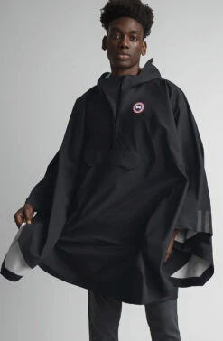 Canada Goose Field Poncho - Men's|-|Poncho Field - Homme 26 Canada Goose Field Poncho - Men's|-|Poncho Field - Homme -Canada Goose CGO 5610M 7EBlack 7Efront