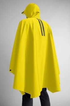 Canada Goose Field Poncho - Men's|-|Poncho Field - Homme 32 Canada Goose Field Poncho - Men's|-|Poncho Field - Homme -Canada Goose CGO 5610M 7E 7Eb 20Overboard 20Yellow