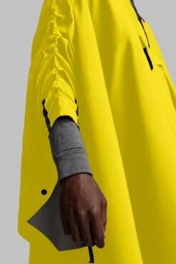 Canada Goose Field Poncho - Men's|-|Poncho Field - Homme 35 Canada Goose Field Poncho - Men's|-|Poncho Field - Homme -Canada Goose CGO 5610M 7E 7Ed 20Overboard 20Yellow