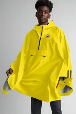 Canada Goose Field Poncho - Men's|-|Poncho Field - Homme 33 Canada Goose Field Poncho - Men's|-|Poncho Field - Homme -Canada Goose CGO 5610M 7E 7Ef 20Overboard 20Yellow