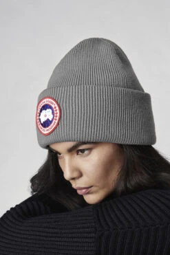 Canada Goose Arctic Disc Toque - Women's|-|Tuque à écusson Arctic - Femme -Canada Goose CGO 6936L 7EHeather 20Grey 7Eface a172528a 31c2 423e a6cf 55948cdc99da