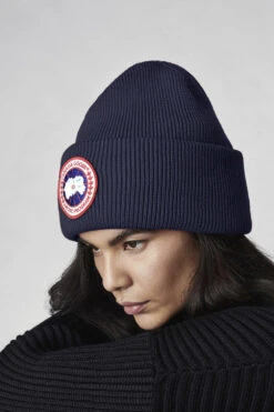 Canada Goose Arctic Disc Toque - Women's|-|Tuque à écusson Arctic - Femme -Canada Goose CGO 6936L 7ENavy 20Heather 7Eface 913c8df7 c9c5 4e72 b12b 4911c568d746