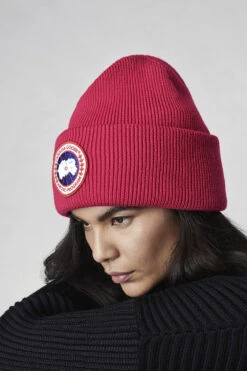 Canada Goose Arctic Disc Toque - Women's|-|Tuque à écusson Arctic - Femme -Canada Goose CGO 6936L 7ERed 7Eface 65fe92cf 0c70 400e b81f efdbbffda397