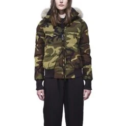 Canada Goose Savona Bomber - Women's|-|Blouson Aviateur Savona - Femme -Canada Goose CGO 7900L 7EClassic 20Camo 7Efrontman