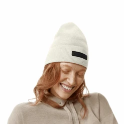 Canada Goose Lightweight Beanie - Cashmere 12 Canada Goose Lightweight Beanie - Cashmere -Canada Goose Canada Goose Lightweight Beanie Cashmere Feature image 1